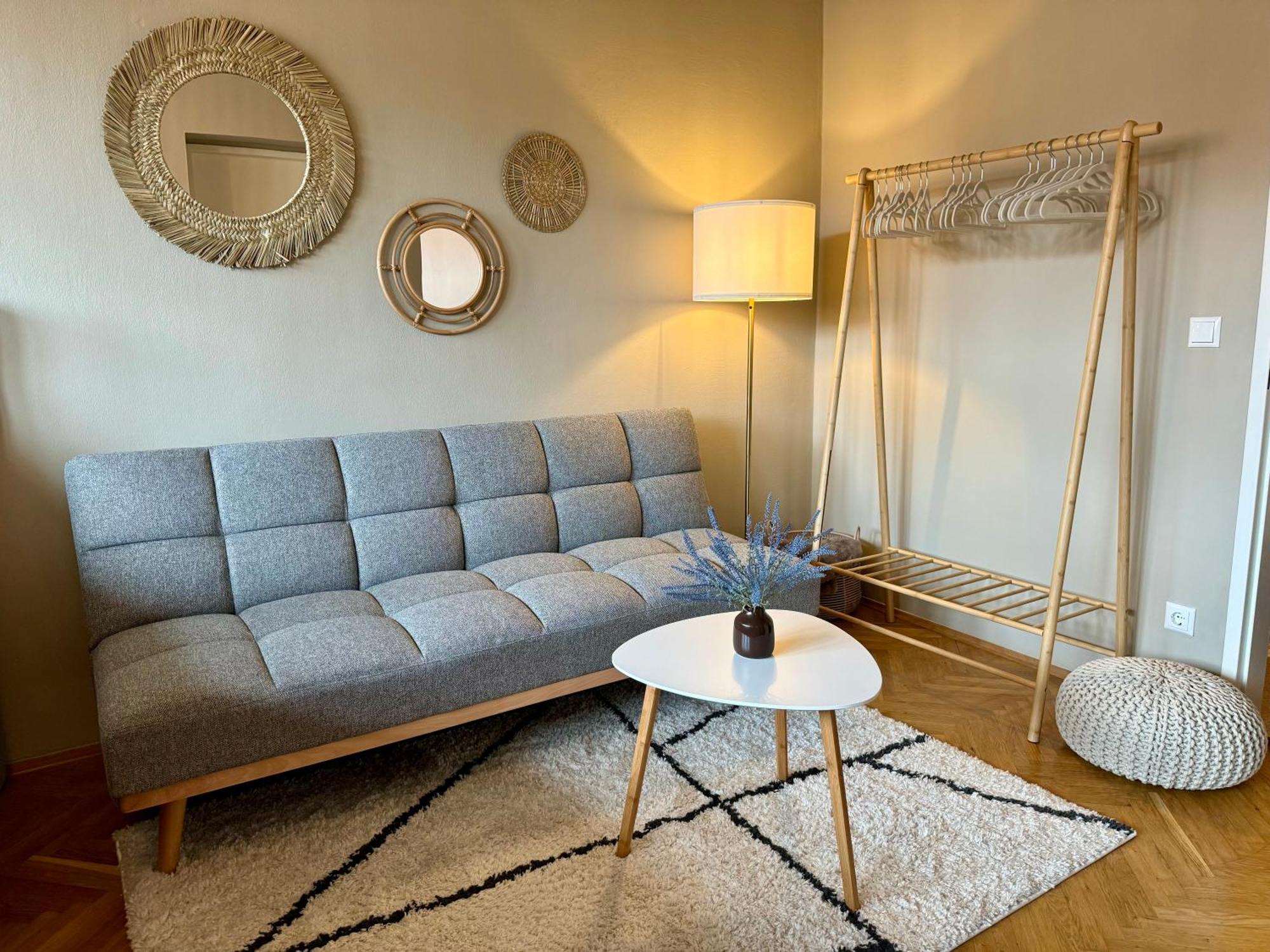 Apartment Boho Design Studio - Historic City Center With Free Parking & Aircon By Hero Homes Graz