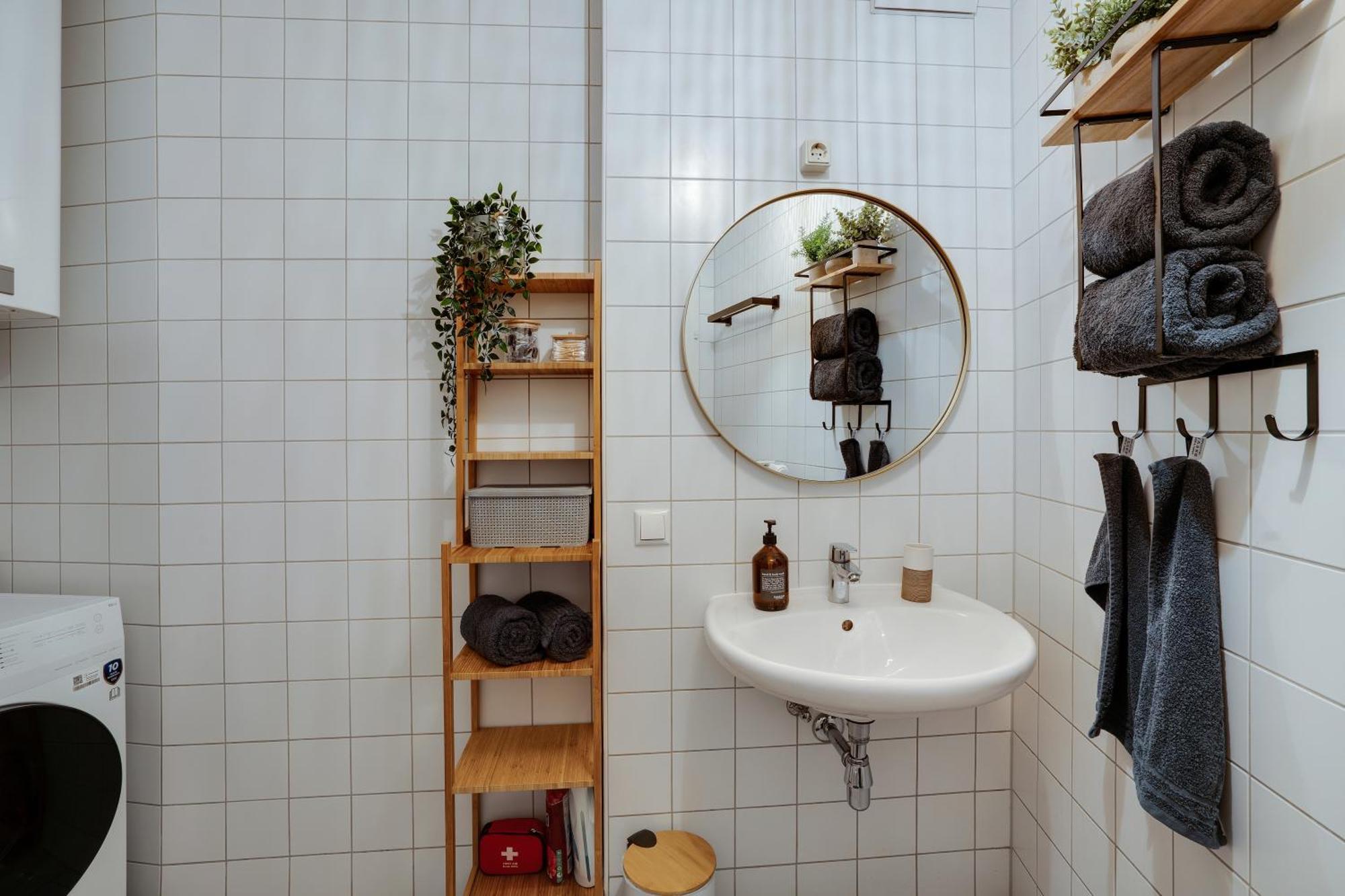 Apartment Boho Design Studio - Historic City Center With Free Parking & Aircon By Hero Homes