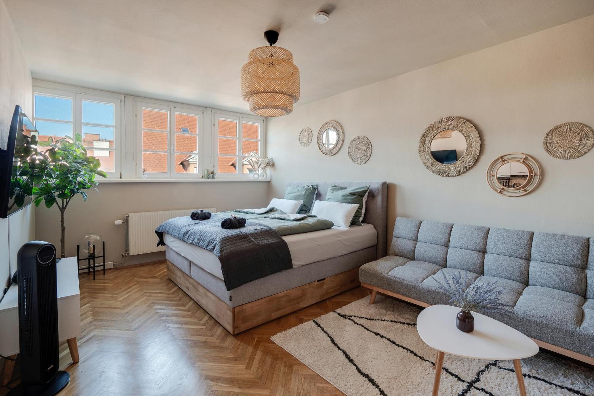 Boho Design - Historic Center With Free Parking & Aircon By Hero Homes * Graz